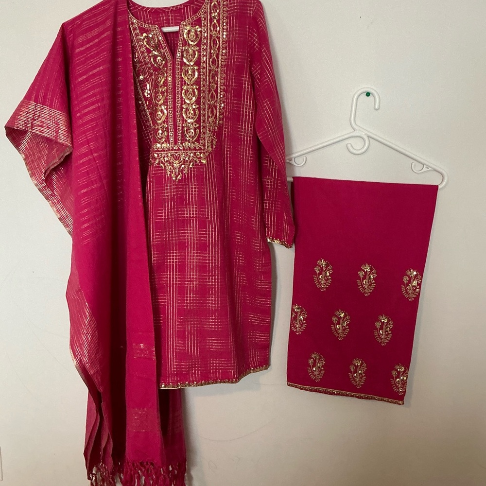 Elegant traditional Pakistani/Indian Pink Dress with gold embroidery-3 pc